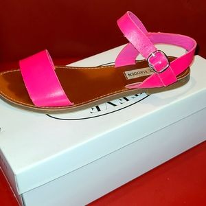 Steve Madden Donddi Fuschia Leather Sandals Size 6.5